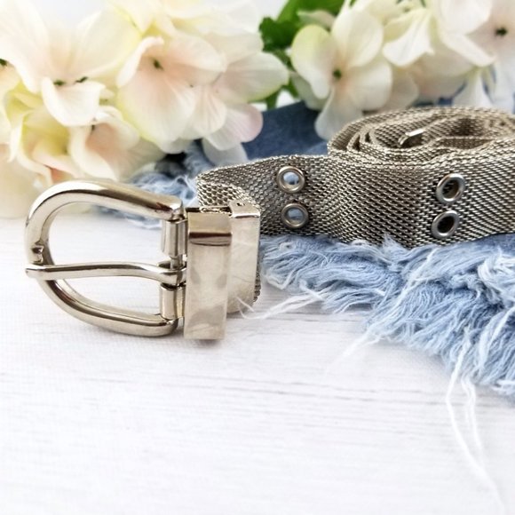 90s Vintage Grommet Mesh Belt - Picture 4 of 5